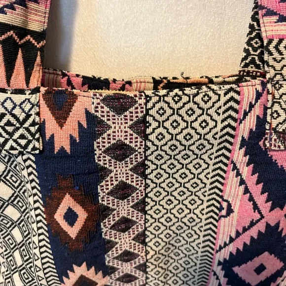 Street Level Multicolor Patterned Tote Bag - Picture 7 of 12